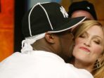 048a-Keakraban 50 Cent dan Madonna