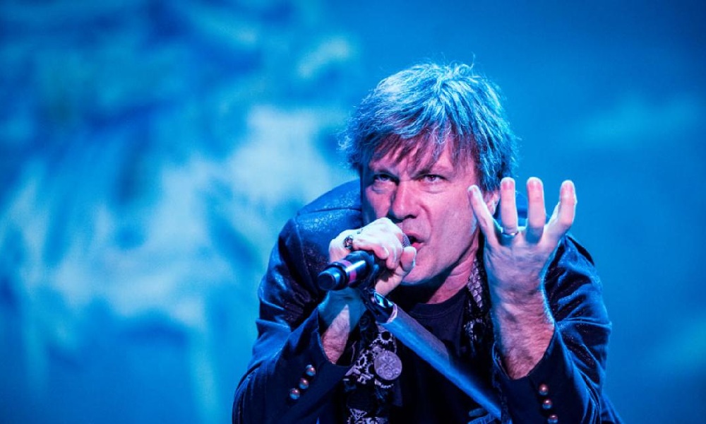 Vokalis Iron Maiden Garap Album Solo Baru