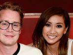 Macaulay Culkin dan Brenda Song Resmi Bertunangan