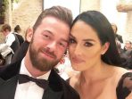 Ini Alasan Nikki Bella Pertahankan Pertunangan Panjangnya dengan Artem Chigvintsev