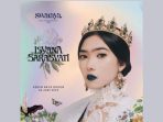 Fans Beri Bunga Isyana Sarasvati di Konser Swaraya Kebun Raya Bogor