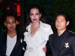 Angelina Jolie Antusias Kerja Bareng Kedua Putranya di “Without Blood”