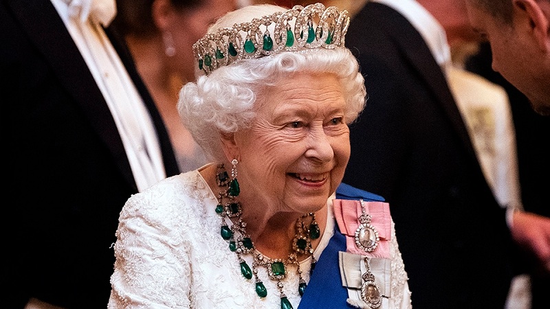 Hormati Mendiang Ratu Elizabeth II, Serial “The Crown” Dihentikan Sementara