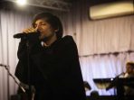 Louis Tomlinson Rilis Lagu Baru "Out of My System"