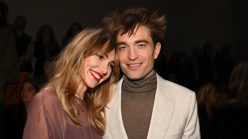 Pasangan Selebriti Suki Waterhouse-Robert Pattinson Segera Sambut Anak Pertama Mereka