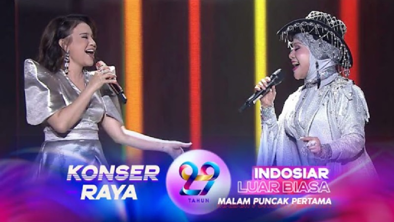 Duet 2 Diva, Kerennya Rossa dan Elvy Sukaesih Bawakan Lagu ‘Bisik Bisik Tetangga’