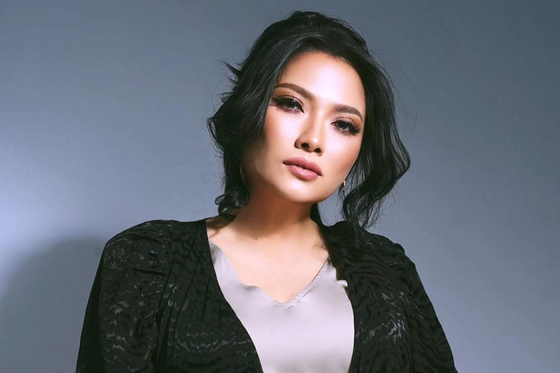 Fryda Lucyana Doakan Negeri Tercinta Agar Damai dan Sejahtera di Lagu Terbaru ‘Doa Untuk Negeri’