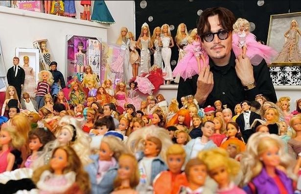 Jhonny Depp Ternyata Hobi Koleksi Boneka Barbie