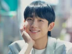 Jung Hae In Bakal Menyanyikan OST Terakhir untuk KDrama ‘Love Next Door’