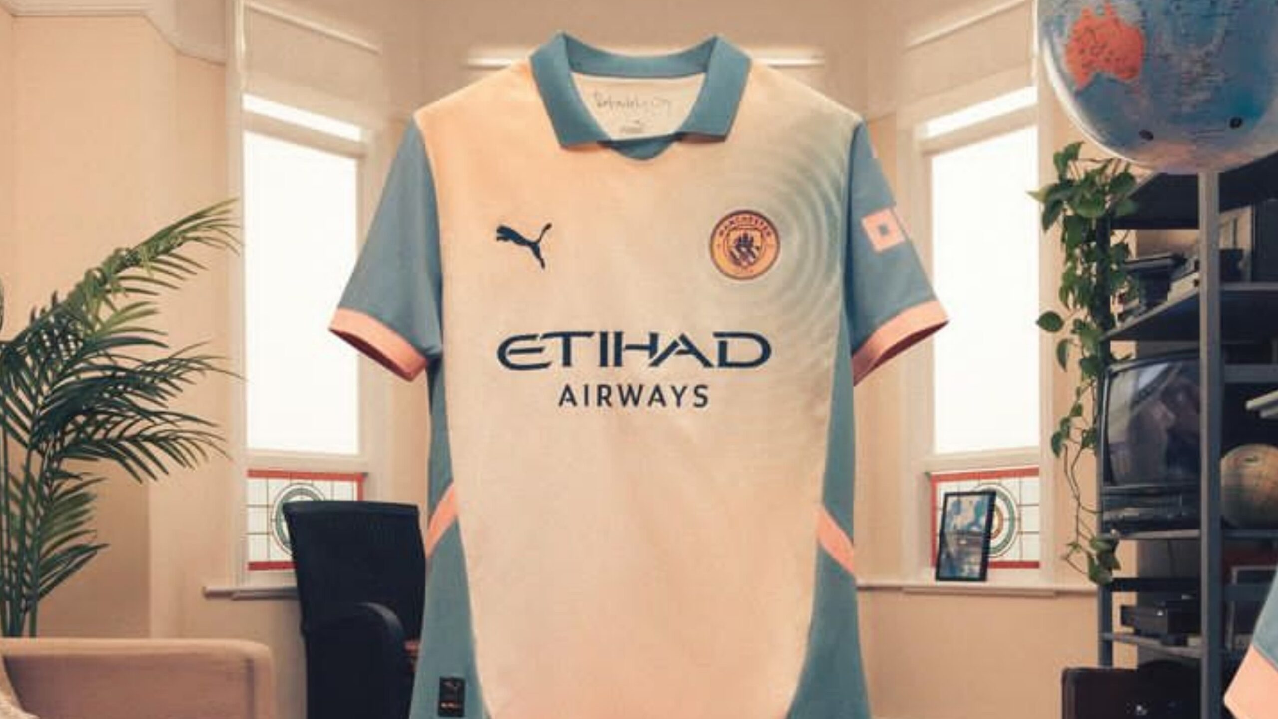 Oasis Jadi Inspirasi Jersey Terbaru Man City, Noel Gallagher Berpartisipasi