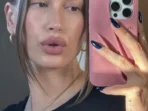 Hailey Bieber Unggah Foto Selfie 4 Minggu Setelah Kelahiran Sang Putra, Jack Bieber.