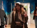 Johnny Depp Kunjungi Rumah Sakit di Spanyol Dengan Kostum Jack Sparrow