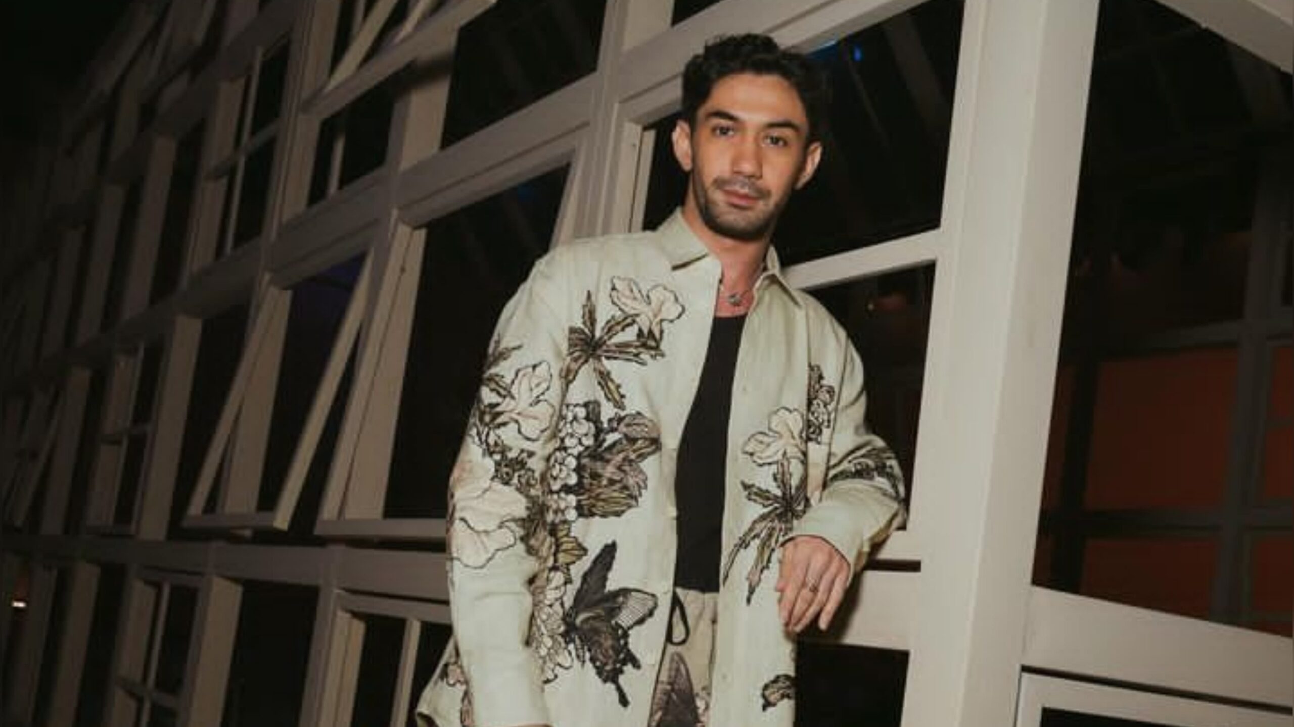 Reza Rahadian Bersiap Debut Sebagai Sutradara Melalui Film 'Pangku'