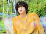 Ada Lagu Utama 'Running Wild,' Ini Tracklist Album Solo Jin BTS 'Happy'