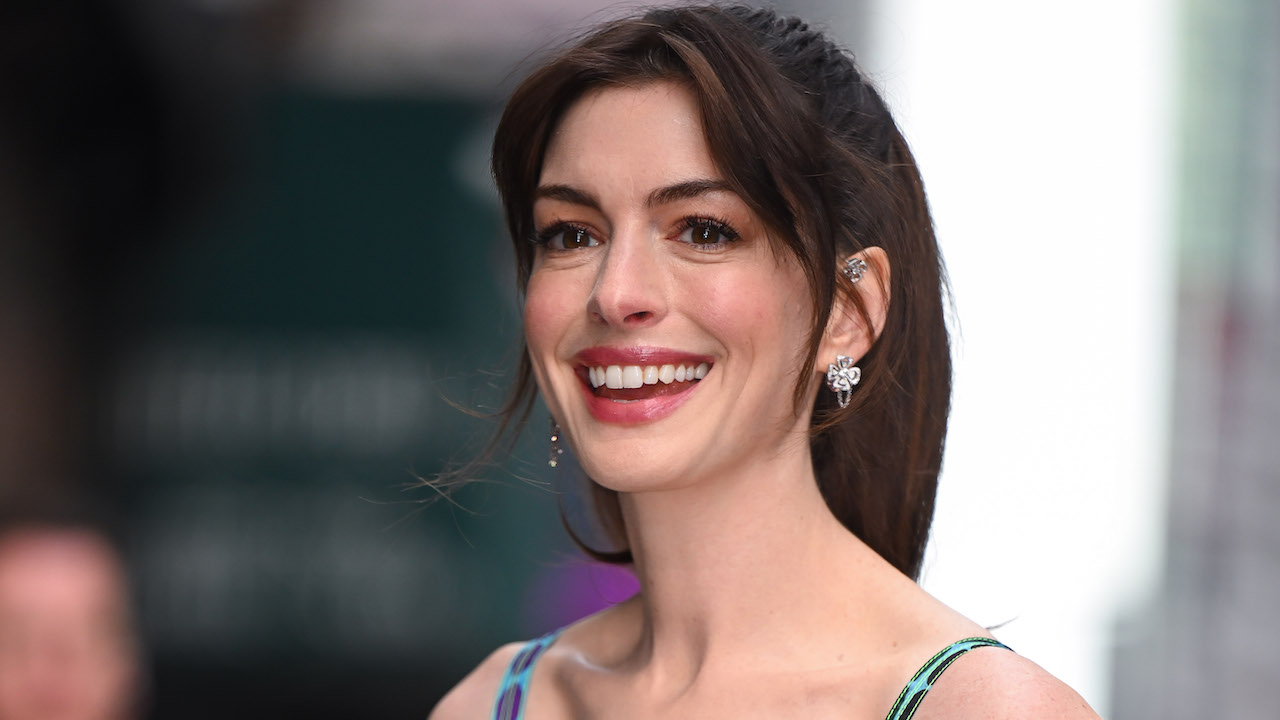 Anne Hathaway Minta Maaf Pada Kjersti Flaa Atas Sikapnya Dalam Wawancara Tahun 2012 yang Tidak Menyenangkan