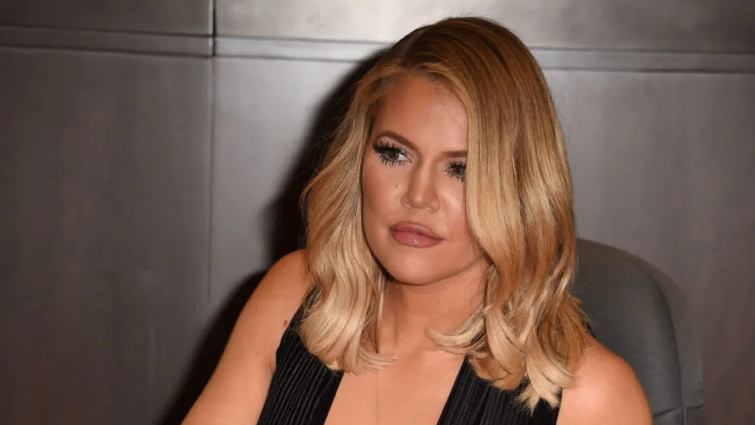 Khloe Kardashian Akui Lakukan Filler Wajah Pasca Tumor Kanker Diangkat Dari Pipinya