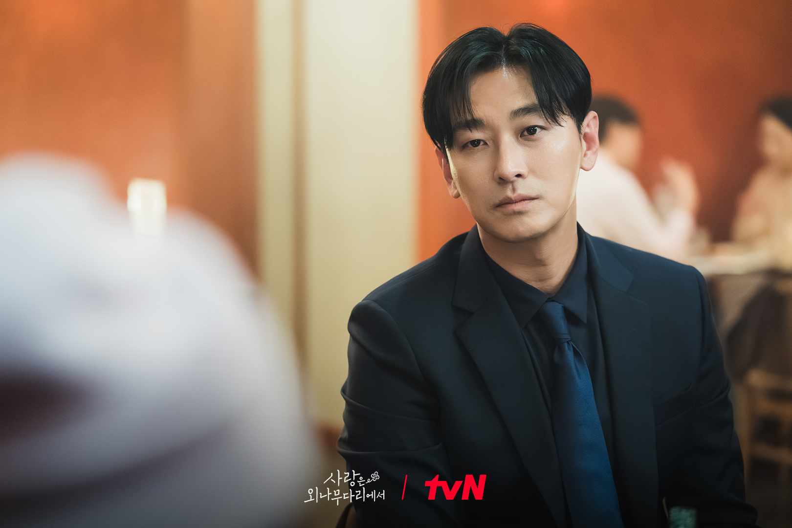 Joo Ji Hoon Berperan Sebagai Kepala Sekolah di KDrama ‘Love Your Enemy’