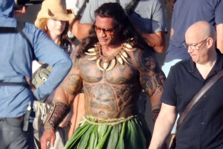 Dwayne Johnson Curi Perhatian Dengan Kostum Maui Untuk Film Live Action ‘Moana’