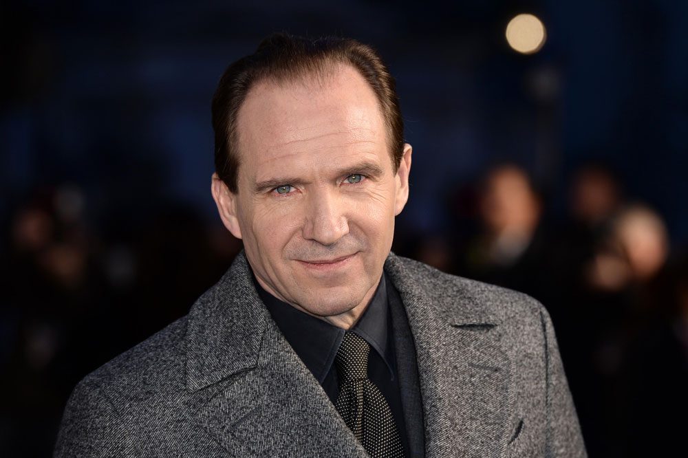 Ralph Fiennes Bongkar Sisi Lain Kostum Voldemort: Pakai Celana Ketat!