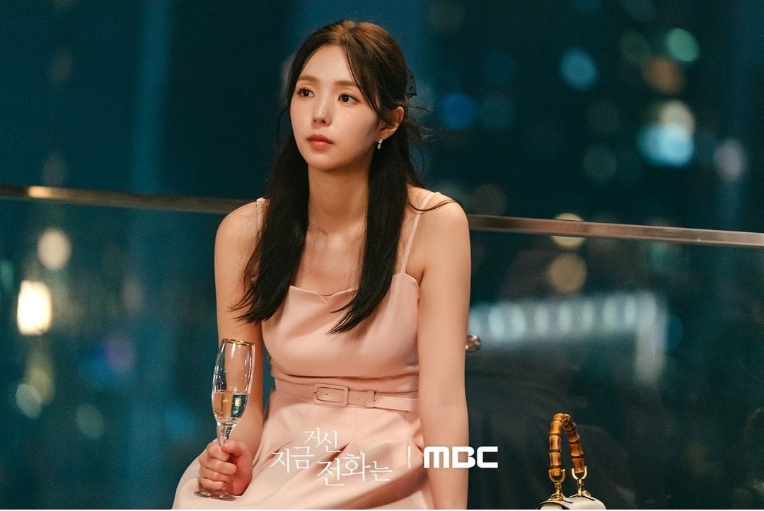 Chae Soo Bin Berperan Sebagai Penerjemah Bahasa Isyarat di KDrama Baru Bertajuk ‘When The Phone Rings’