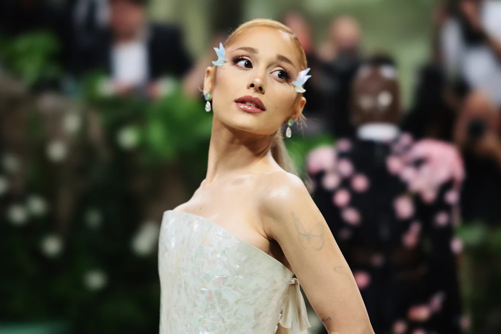 Ariana Grande Tak Akan Gelar Tur Dunia Tahun 2025, Putuskan Fokus Akting