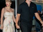 Gara-Gara Kenakan Cincin Saat Pesta, Beredar Isu Taylor Swift Tunangan3