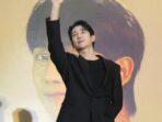 Jung Hae In Akui Tak Bisa Berenang saat Ambil Peran Utama di 'Love Next Door'