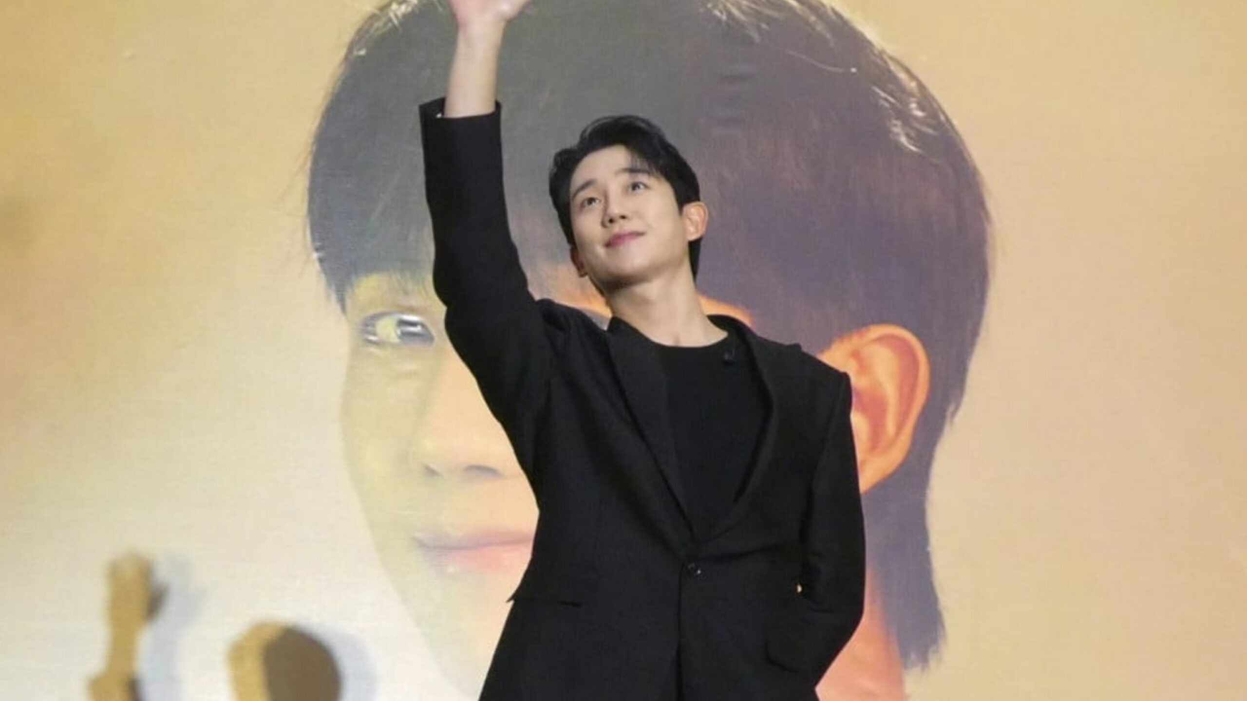 Jung Hae In Akui Tak Bisa Berenang saat Ambil Peran Utama di 'Love Next Door'