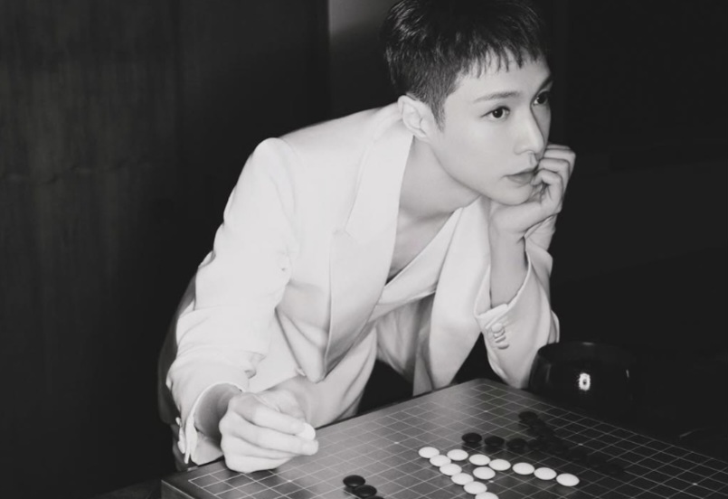 Lay EXO Bahas Arti Penting Cinta di Lagu Terbaru 'What About Love'