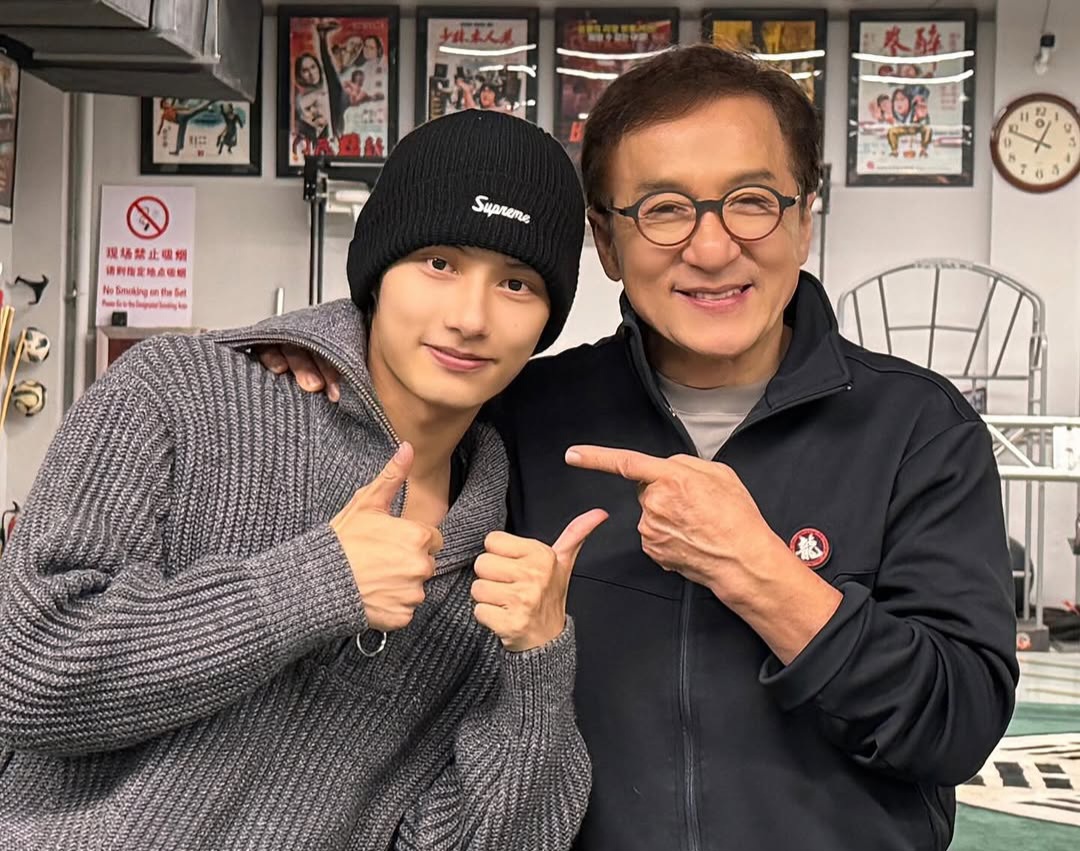 Jadi Penjahat, Jun SEVENTEEN Bakal Adu Akting Bareng Jackie Chan di Film The Shadow's Edge