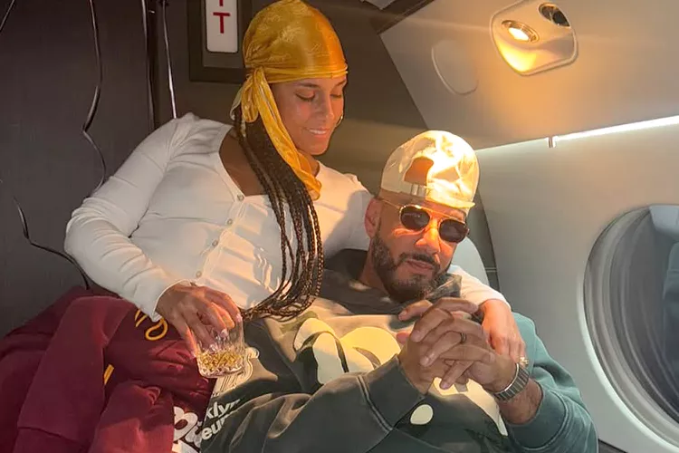 Alicia Keys Rayakan Ulang Tahun di Jet Pribadi Dengan Romantis Bersama Sang Suami