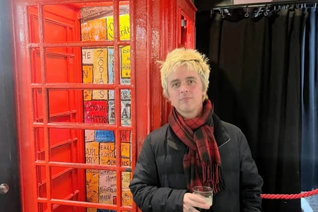 Billie Joe Armstrong Hadir Dadakan dan Kejutkan Penyanyi yang Bawakan Lagu Green Day di Cavern Club