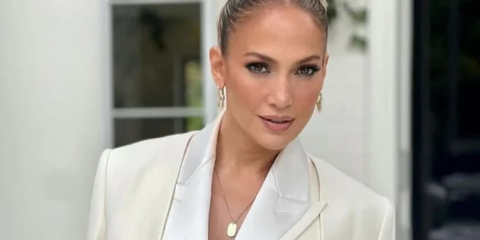 Demi Fokus Bantu Penanggulangan Kebakaran, Jennifer Lopez Batalkan Seluruh Acara dan Jadwalnya