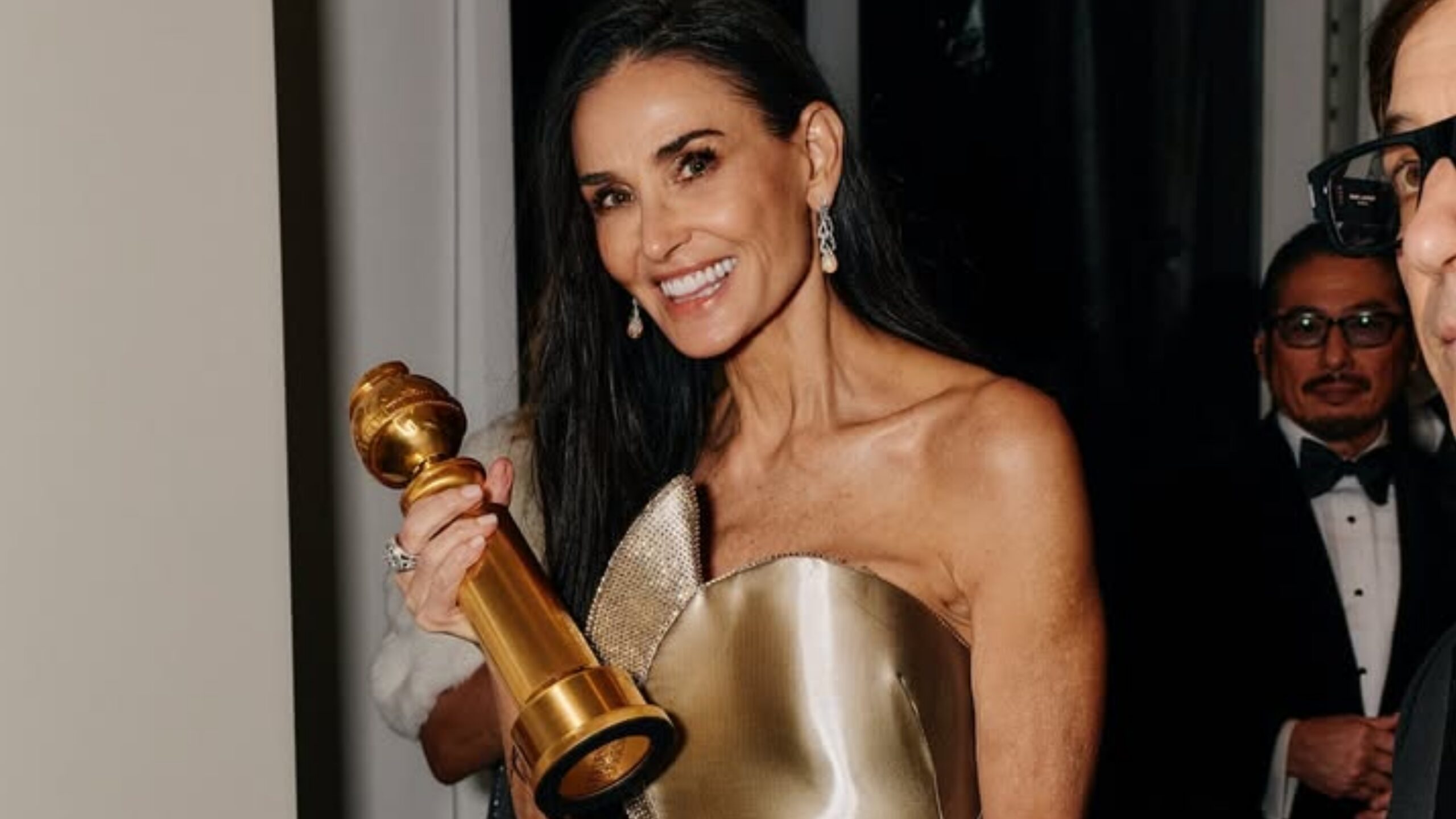 Demi Moore Bahagia Dapat Penghargaan Perdana di Golden Globes