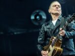 Bryan Adams Tunda Konser di Australia Imbas Penyumbatan Minyak